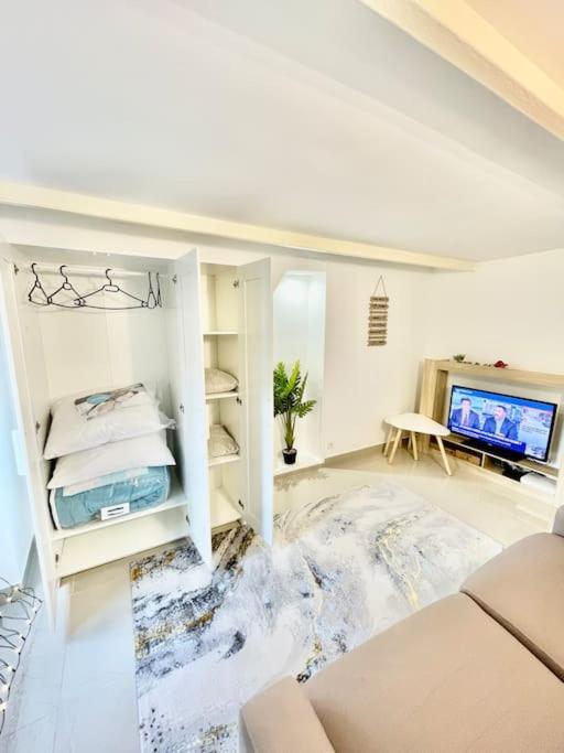 Studio Proche De Paris, Versailles Et La Defense Chaville Exterior foto